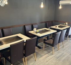 テーブル席は最大12名まで!+数名の場合はご相談下さい♪宴会にもおすすめです!