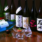 日本各地から厳選したこだわりの日本酒はもちろん、ワインの種類も豊富にご用意しております！