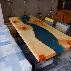 こだわりのリバーテーブル（３名様以上のご案内とさせていただいております。）