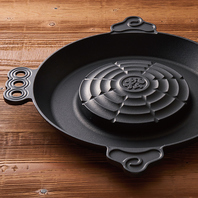 松尾ジンギスカン専用鍋で本格的な味わい