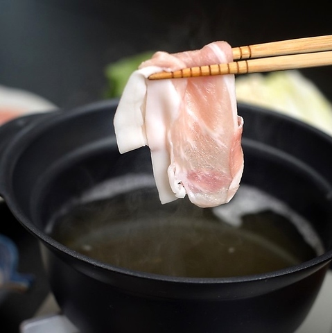 沖縄県産の食材を使った数々の絶品料理を、最高のおもてなしと共にご提供致します