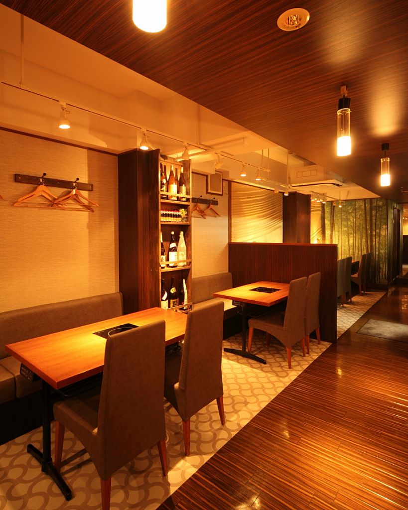少しあらたまったお食事会にも使える店内の雰囲気と、お料理の質です。