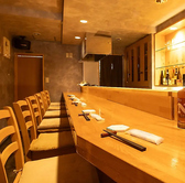 お一人様やデートにもピッタリ！ゆったりと過ごせるカウンター席がございます。