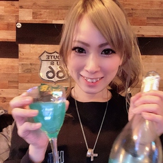 気さくなオーナーがお酒をご用意♪