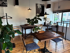 ２階　テーブル