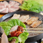 鮮度プリプリのホルモンとたっぷりの野菜。昆布と鰹が決め手の秘伝スープとプリプリホルモンは相性◎