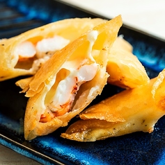 海老とゴルゴンゾーラのチーズ春巻き