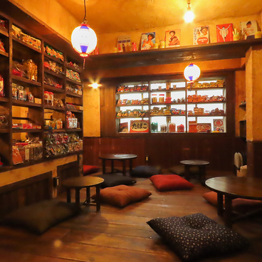 駄菓子居酒屋 BASE7 天文館店の雰囲気1