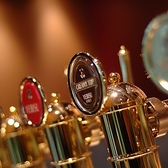 当店はヱビスビールの専門店です。プロが徹底した品質管理・温度管理を行い常に最高の状態のヱビスビール各種をご用意!プロが注ぐ上質なヱビスビールは他所では味わえない美味しさ。またYEBISU BARだからこそ楽しめるエビスビールの飲み方・楽しみ方もございます。ただのビールではないヱビスビールを満喫してください。