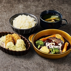 選べるハンバーグ定食(ライス・スープ付)