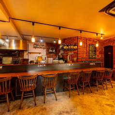 全てカウンター席でのお料理をお作りします。目の前で調理をしているので、見ても楽しめるのが魅力。その場でお出しするのは、シェフの技が光る。お客様のご要望にお応えします。その日のオススメをご紹介します。お気軽にお声掛けください。＃大阪＃高槻＃高槻市＃高槻ランチ＃宴会＃イタリアン＃女子会＃デート＃ランチ