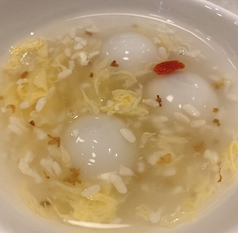 上海風甘酒シロップの餡入り白玉の写真