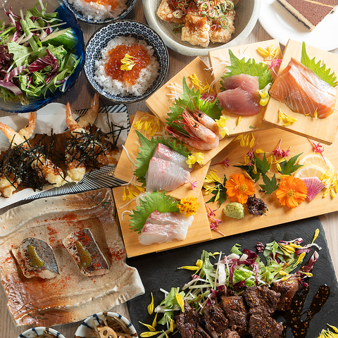 完全個室の空間で全国の日本酒片手に海鮮料理を高コスパでご満喫いただけます☆