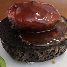 黒毛和牛ハンバーグ・溶岩焼き デミグラスソース(150g)