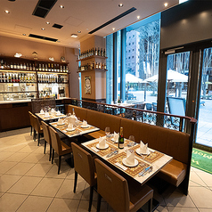 ご利用人数に合わせてテーブル・椅子のレイアウトも自由自在！