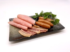 ベーコン・ハム・ソーセージ盛り合わせ/assorted bacon,ham and roastbeef