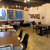 あたたかな光が包む★広々としたオシャレな店内