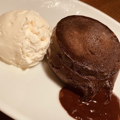フォンダンショコラのバニラアイス添え