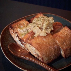 一線を画すガーリックトースト