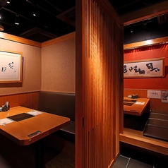 広々寛げる店内で、各種宴会にも最適。