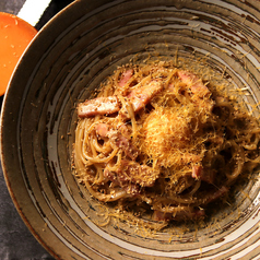 発酵バターの味噌カルボナーラ　ミモレット仕立て