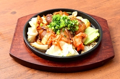 キムチレバー鉄板炒め