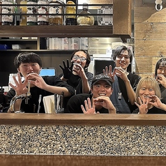 お一人様や少人数でのご来店も大歓迎！人目を気にせずに過ごせるカウンター席は、お食事利用からしっぽり飲みにも最適です。