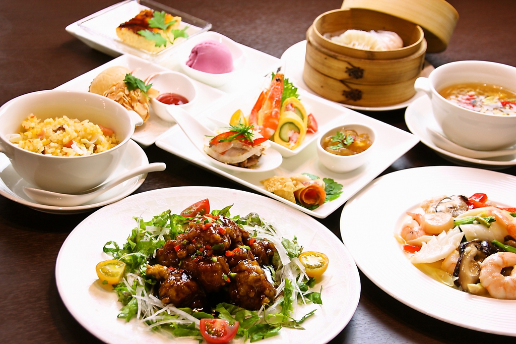 コースはランチ２５８０円（税込）からご用意しております！