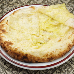 チーズガーリックナン　Cheese Garlic Nan