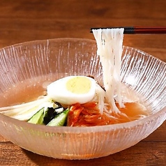 冷麺やビビンバ、焼かないランチも人気です