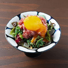 牛とろのタルタル風と蕎麦ポリ