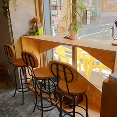 外向きの公園を眺められるカウンター