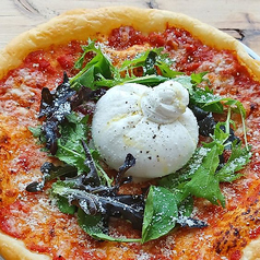 王様のブッラータチーズのピッツア