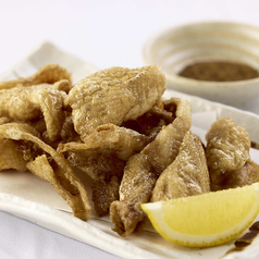 鶏皮揚げ　山椒添え