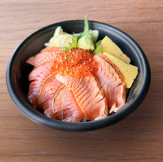 炙りサーモン親子丼