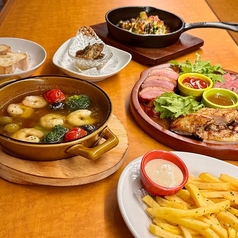 シェアして楽しめる小皿料理も充実♪
