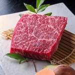 厚切り上牛カルビや厚切り上牛ロース、ミスジなど食べ応え抜群の厳選肉を存分にお楽しみください♪