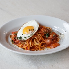 目玉焼きのせナポリタン