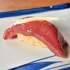 馬肉/黒毛和牛いちぼにんにく 各