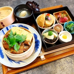 3,300円ランチお膳コース、季節の小鉢＆鰻のせいろご飯