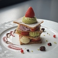 料理メニュー写真&nbsp;苺とピスタチオクリームのミルフィーユ