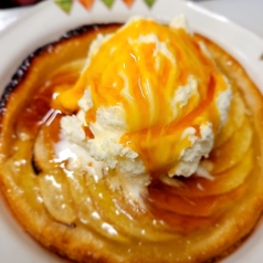 アップルパイ バニラアイス添え