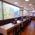 【1階・2階】店舗まるごと貸切可能！最大70名様までご利用いただけます。会社宴会、歓送迎会、懇親会、同窓会など大人数でのお集まりに最適です。市ヶ谷駅近くの好立地で、本格中華をゆったりお楽しみください。