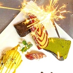 大切な記念日やお誕生日には、特製のデザートプレートをご用意！(前日迄の要予約ディナータイムのみ)