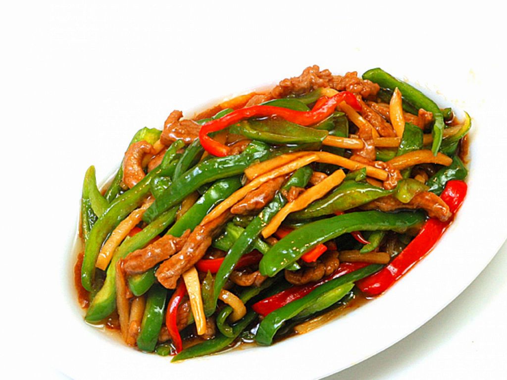 青椒肉絲（780円）はピーマンのシャキシャキ感が抜群！白いご飯がすすむ、すすむ！！