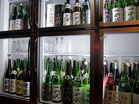 日本酒セルフ飲み放題のお店がNEWOPEN◎全国のレアな日本酒をお得に飲み放題で