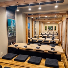 40名様～最大50名様の個室をご用意しております！周りを気にせずに絶品の鹿児島郷土料理をご堪能ください！歓迎会や同窓会などの宴会におすすめの飲み放題付コースを各種ご用意しております！お得なクーポンもチェック！