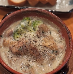鶏肉とまいたけのバジルクリーム煮込み
