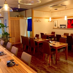 気の合う仲間とのカジュアルな飲み会はもちろん、会社のご宴会や歓送迎会など、ビジネスシーンにも幅広くご利用いただけます。落ち着いた空間と丁寧な料理で、大切なひとときをしっかりとサポート。人数やご予算に応じたコース・飲み放題プランもご用意しておりますので、幹事様も安心です。