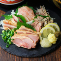 料理メニュー写真&nbsp;鶏刺し四種盛り合わせ